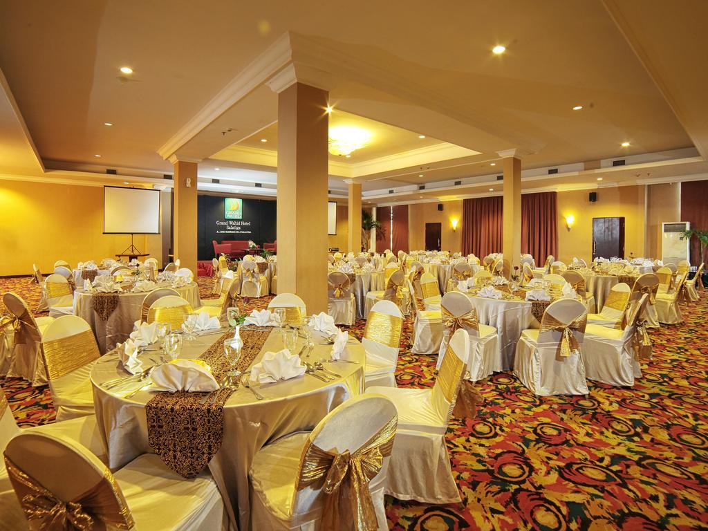 Grand Wahid Hotel Salatiga Exterior foto