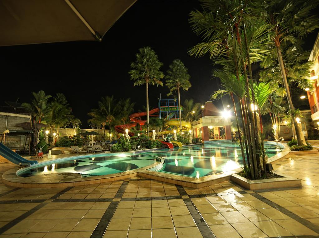 Grand Wahid Hotel Salatiga Exterior foto